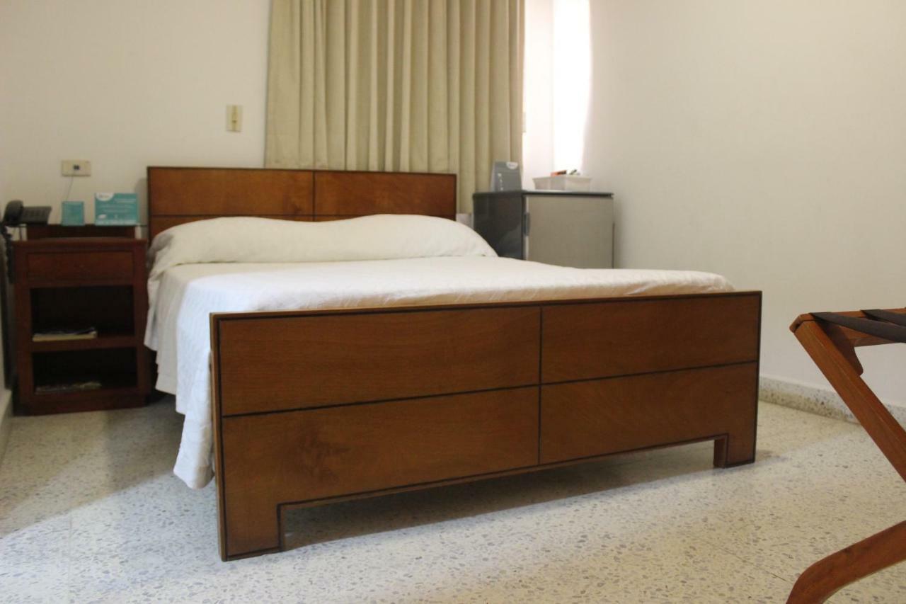Hotel Monterrey บาร์รังกีญา ภายนอก รูปภาพ